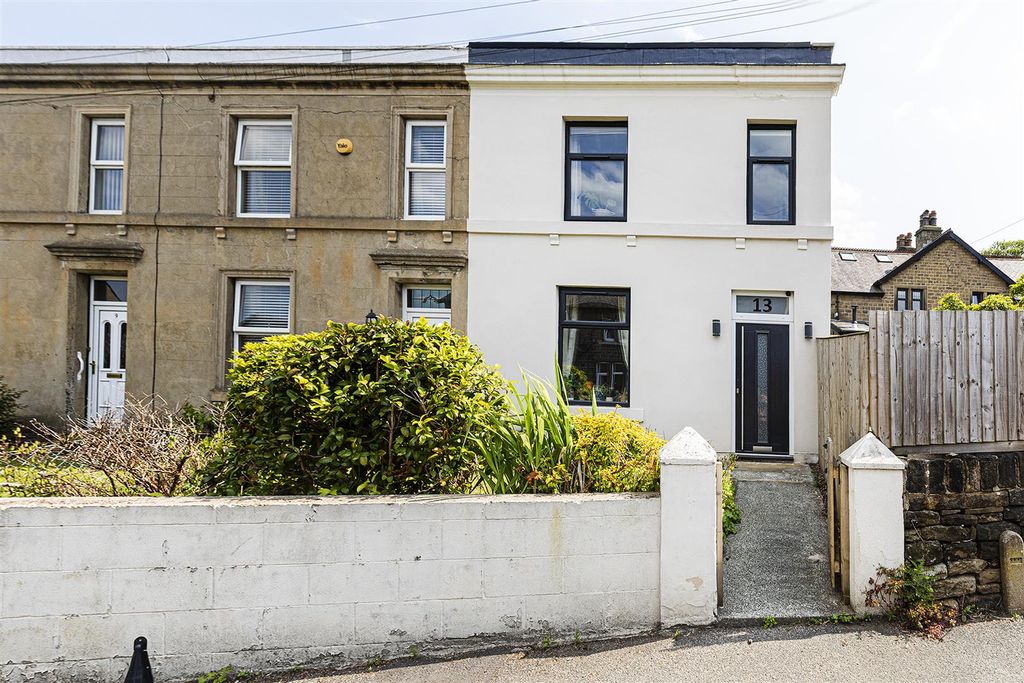 Property photo 1 of 42