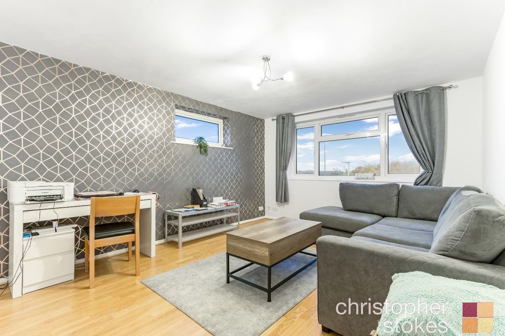 Property photo 2 of 18 3633775