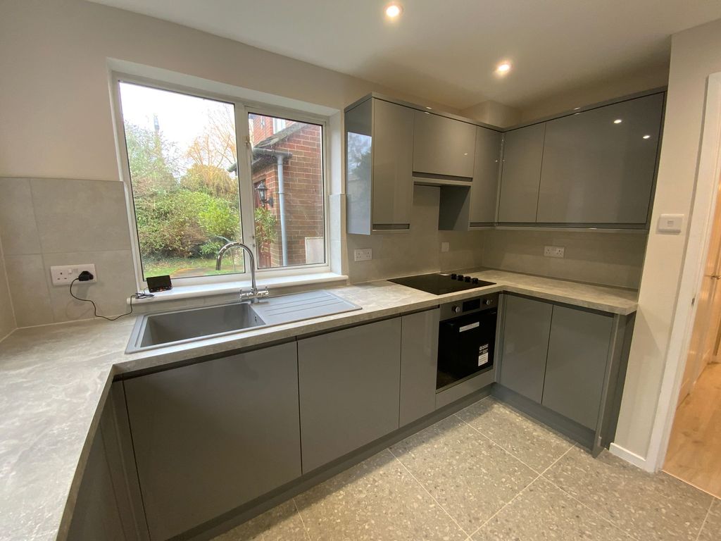 Property photo 3 of 11 Kitchen Spect 2