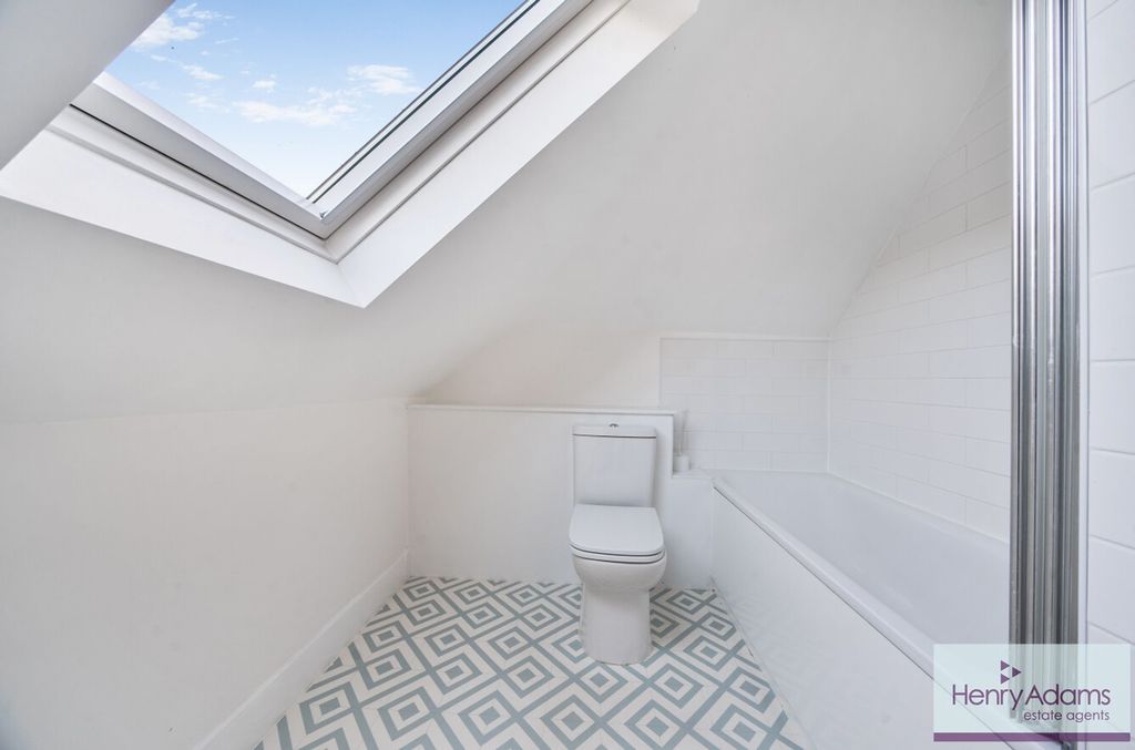 Additional image 11 of 1 bed flat for saleStation Road, Petersfield GU32