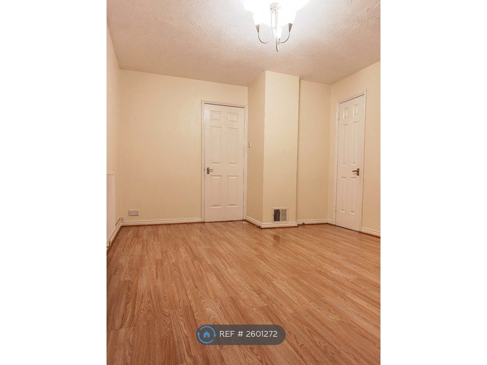 Property photo 2 of 13 Lounge