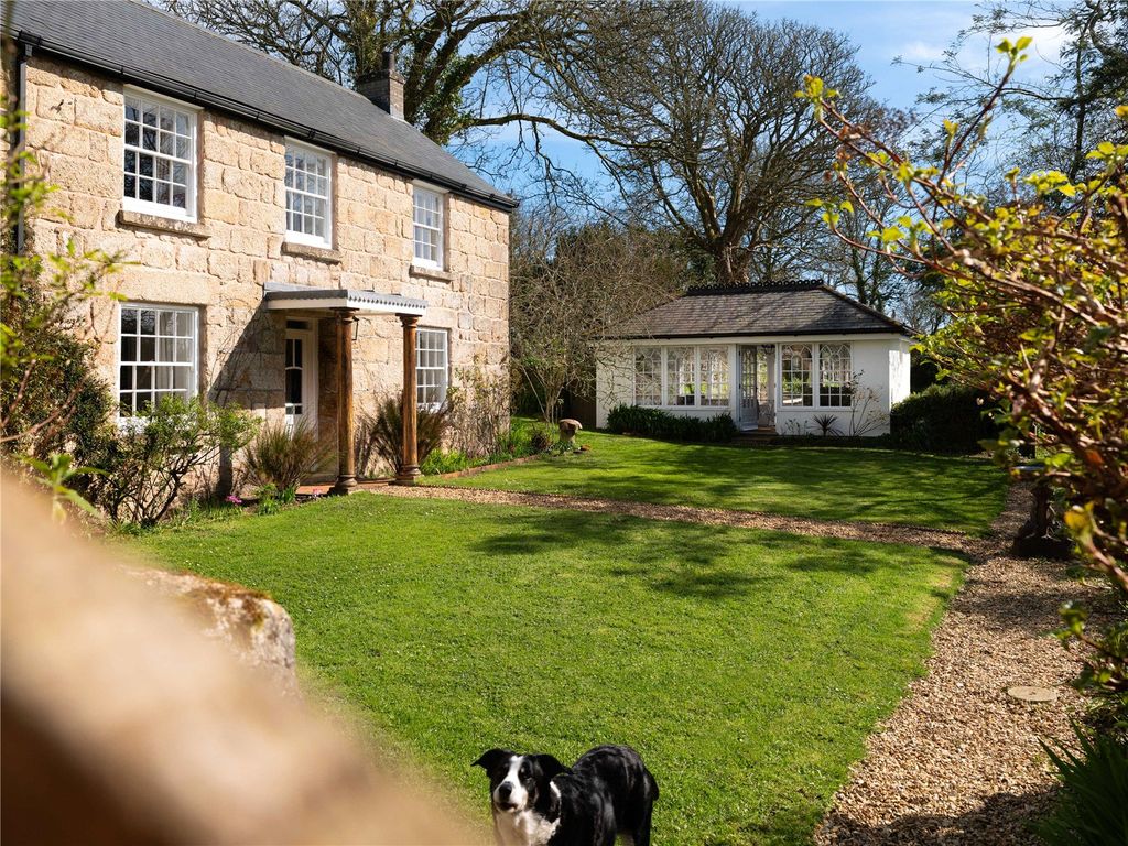 Property photo 3 of 36 House