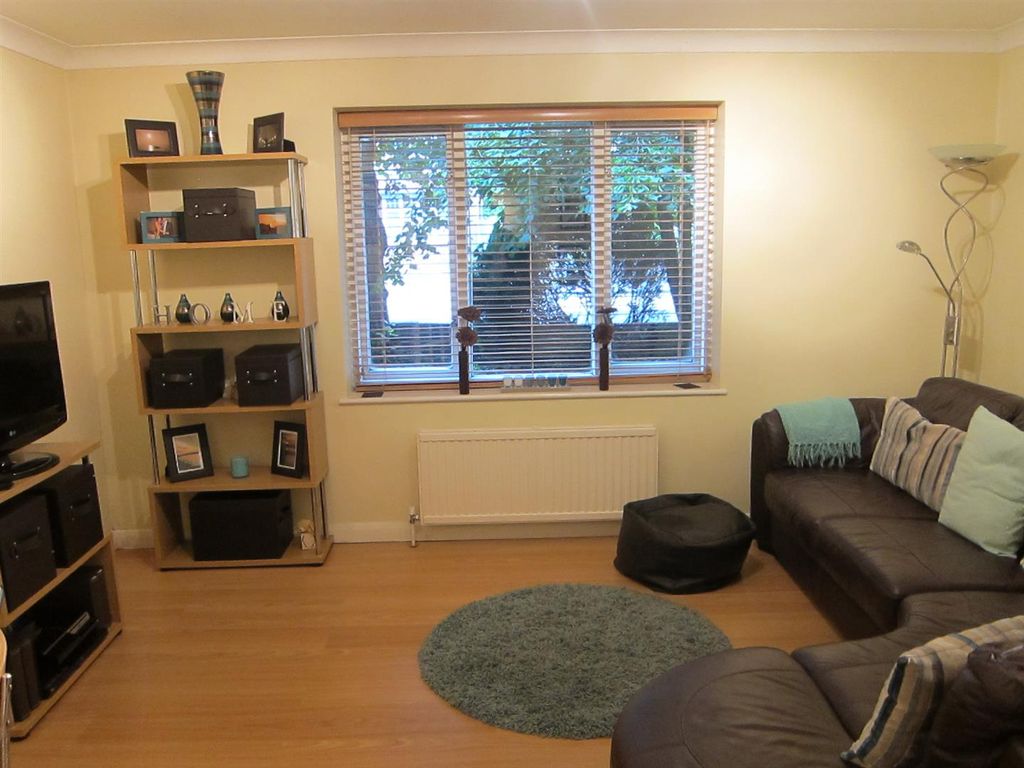 Property photo 2 of 5