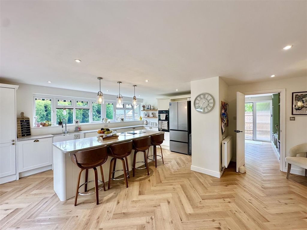 Property photo 1 of 25