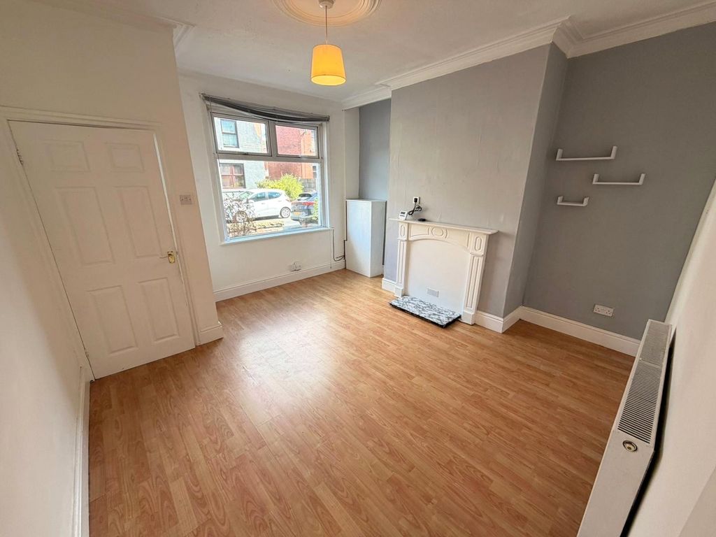 Property photo 2 of 10 Picture No. 19