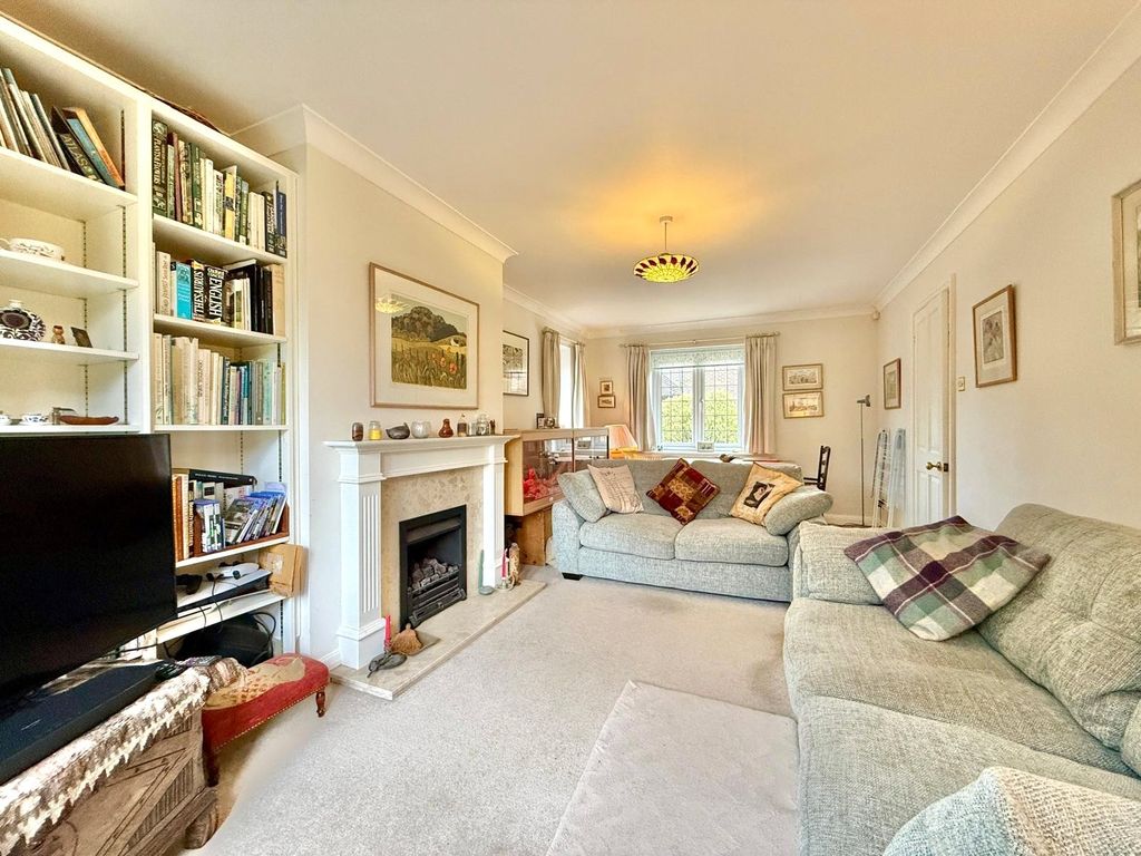 Property photo 2 of 19 Picture No. 17