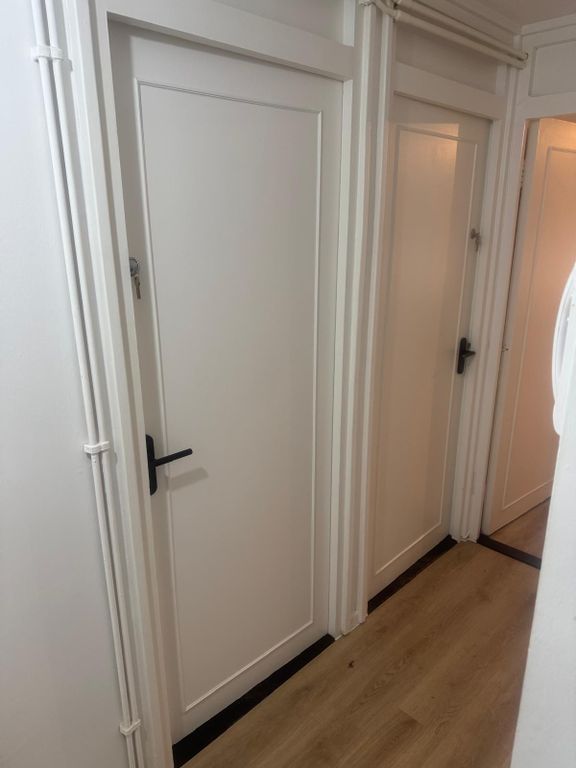 Property photo 2 of 12 Corridor