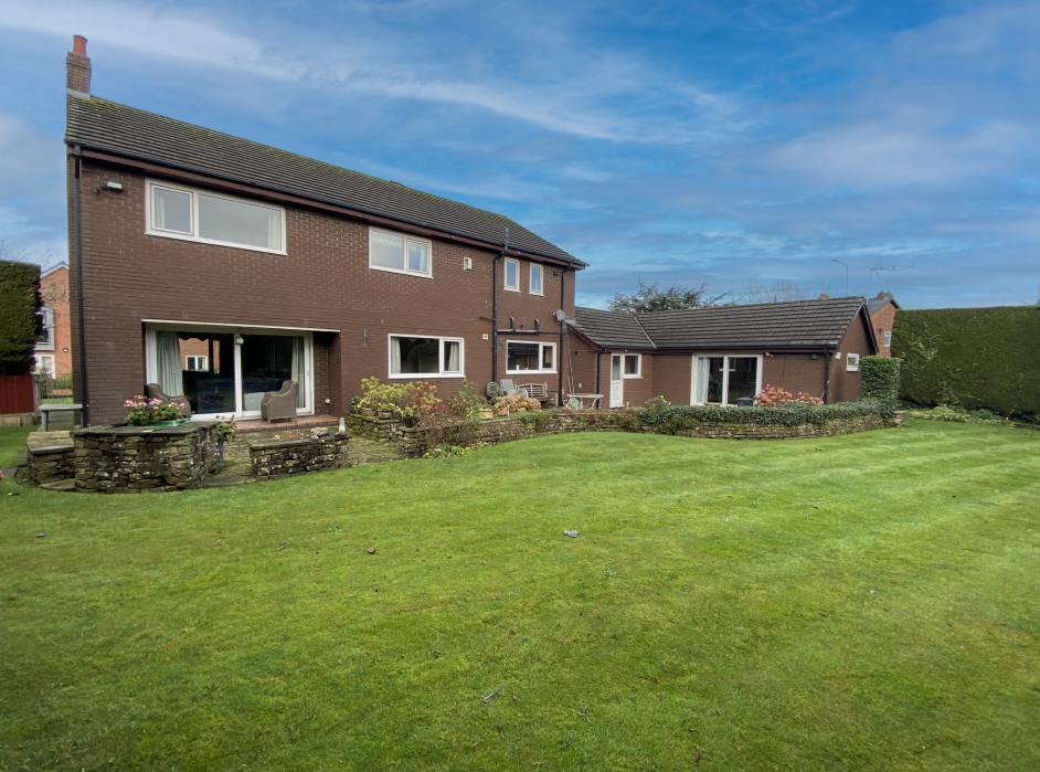 Property photo 2 of 12