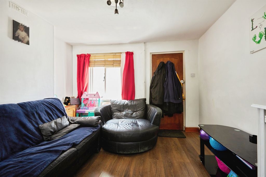 Property photo 2 of 14