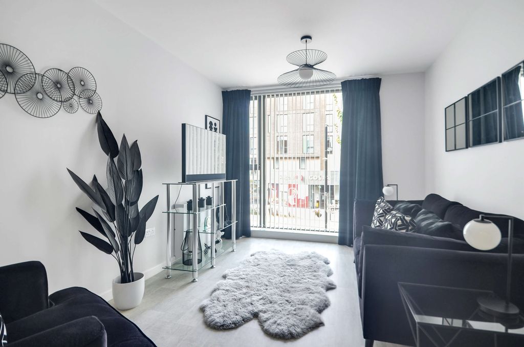 Property photo 1 of 27 Lounge Area (1).Jpg