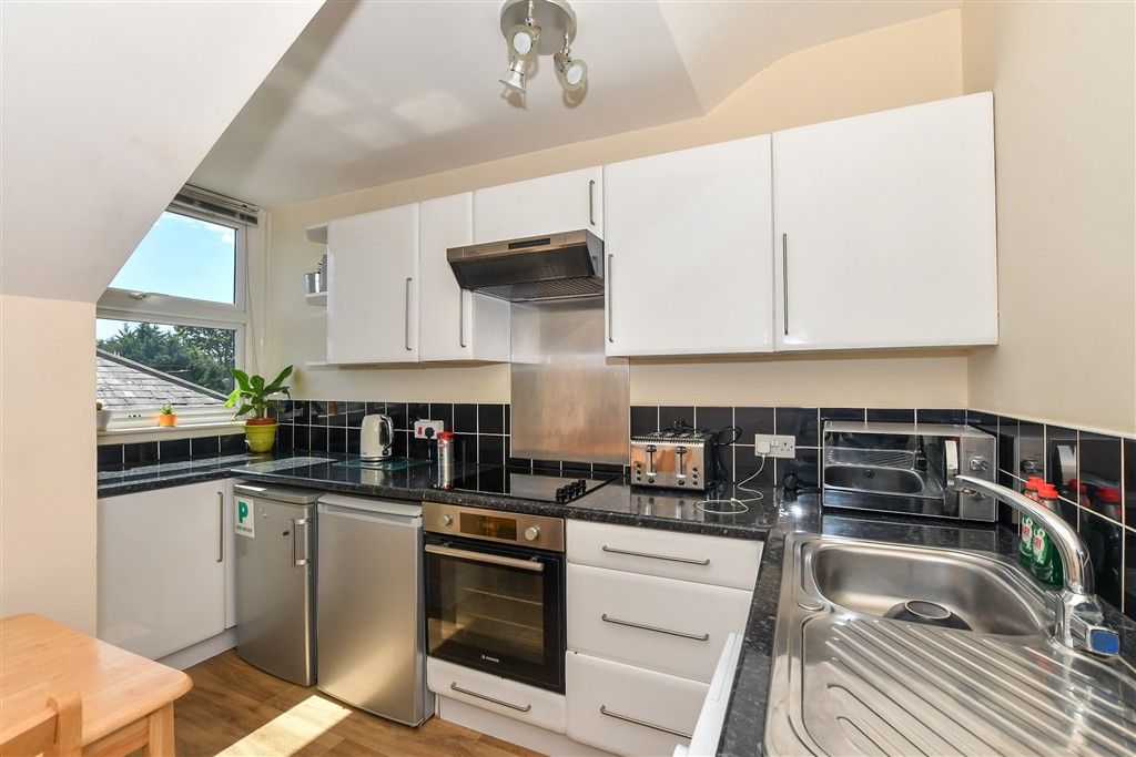 Property photo 2 of 7 Kitchen