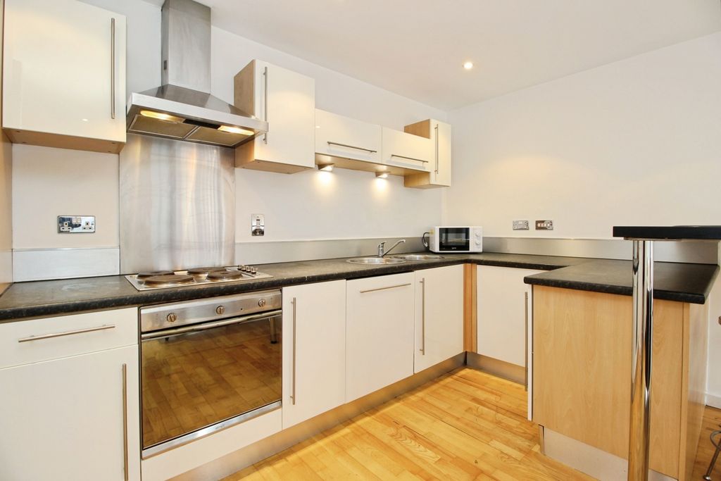 Property photo 2 of 16 Pbox-Img.Jpg