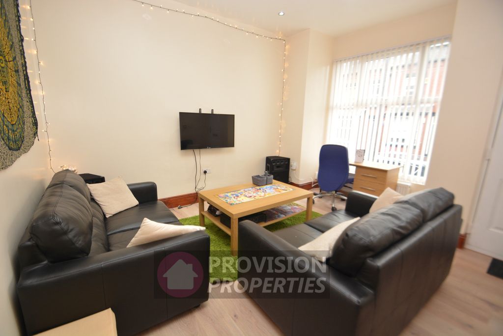 Property photo 2 of 8 Photo