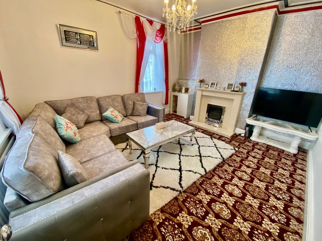 Property photo 3 of 18