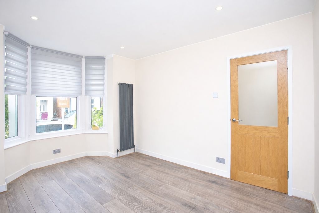 Property photo 3 of 15 Picture 3