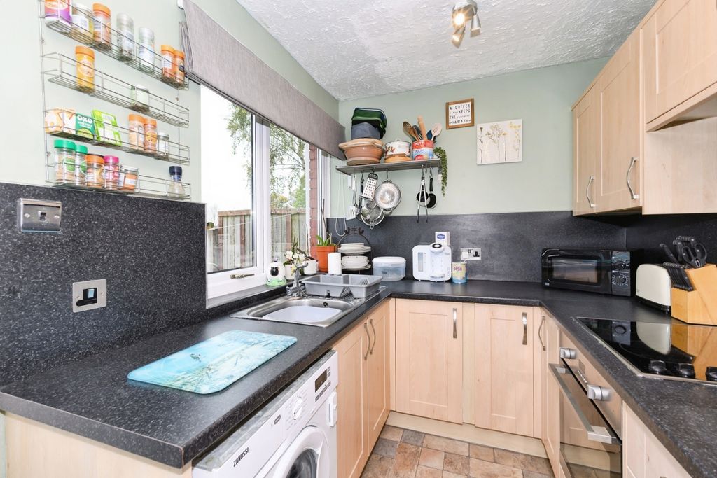 Property photo 3 of 11 Kitchen Dining Room