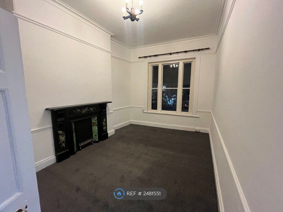 Property photo 2 of 9 Large Living Room