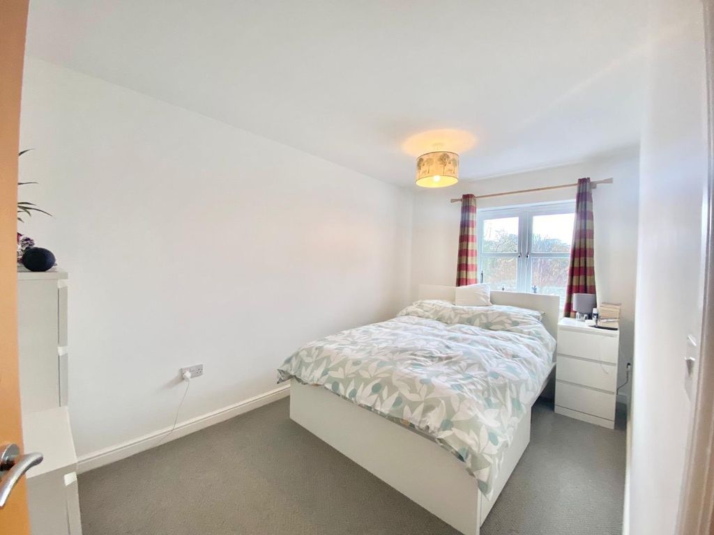 Additional image 10 of 2 bed flat for saleMereside, Huddersfield HD5