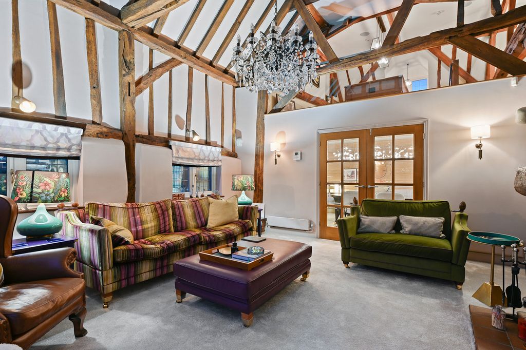 Property photo 3 of 42