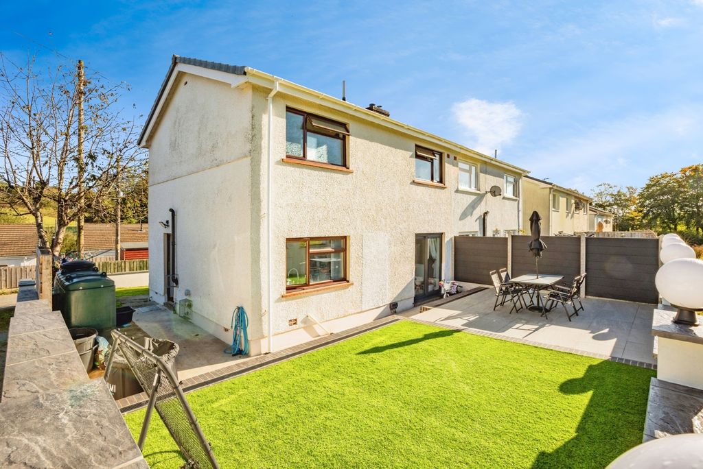 Property photo 2 of 17 Photo