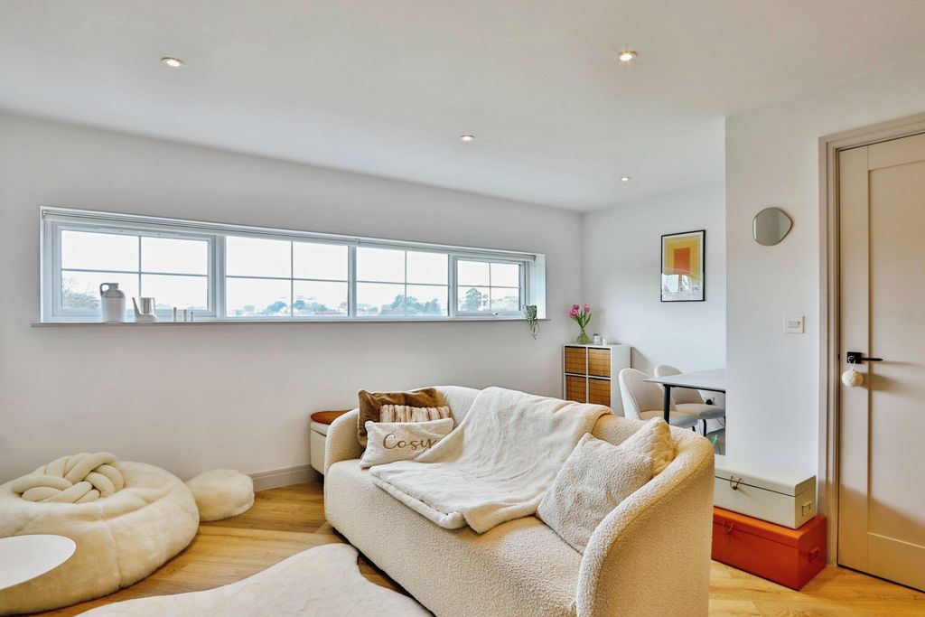 Property photo 3 of 11 Photography