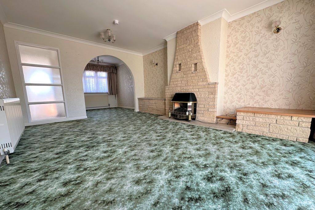 Property photo 2 of 19 Lounge/Dining Room