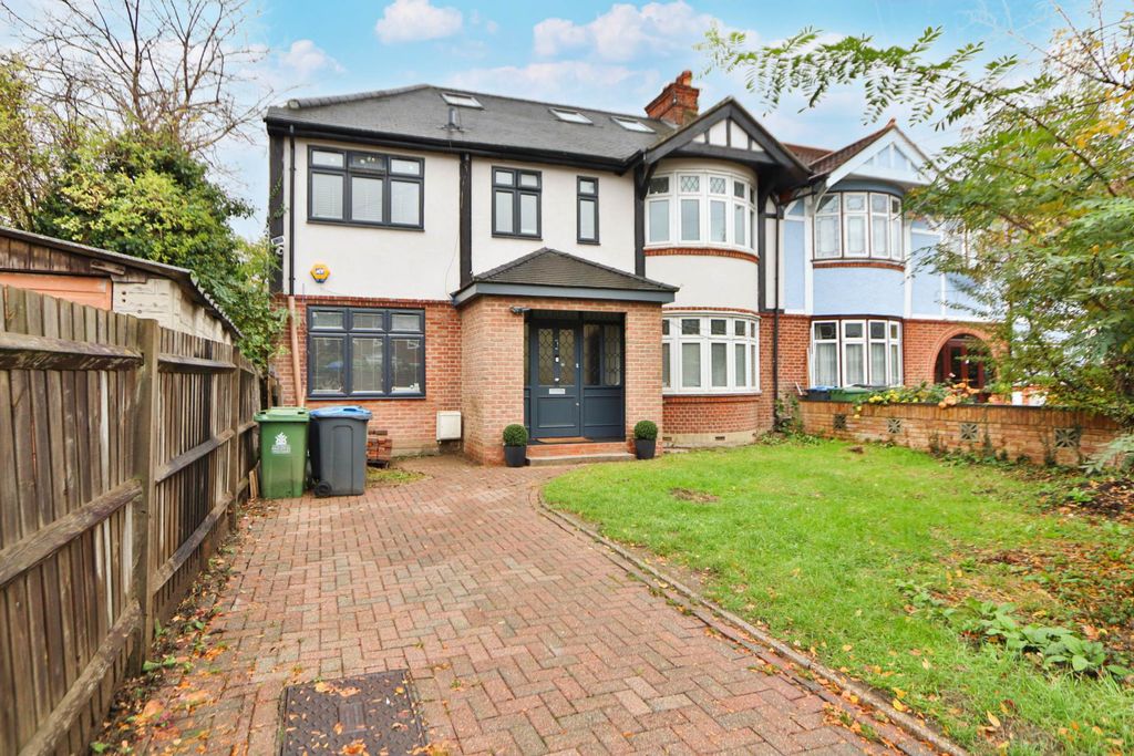 Property photo 1 of 24