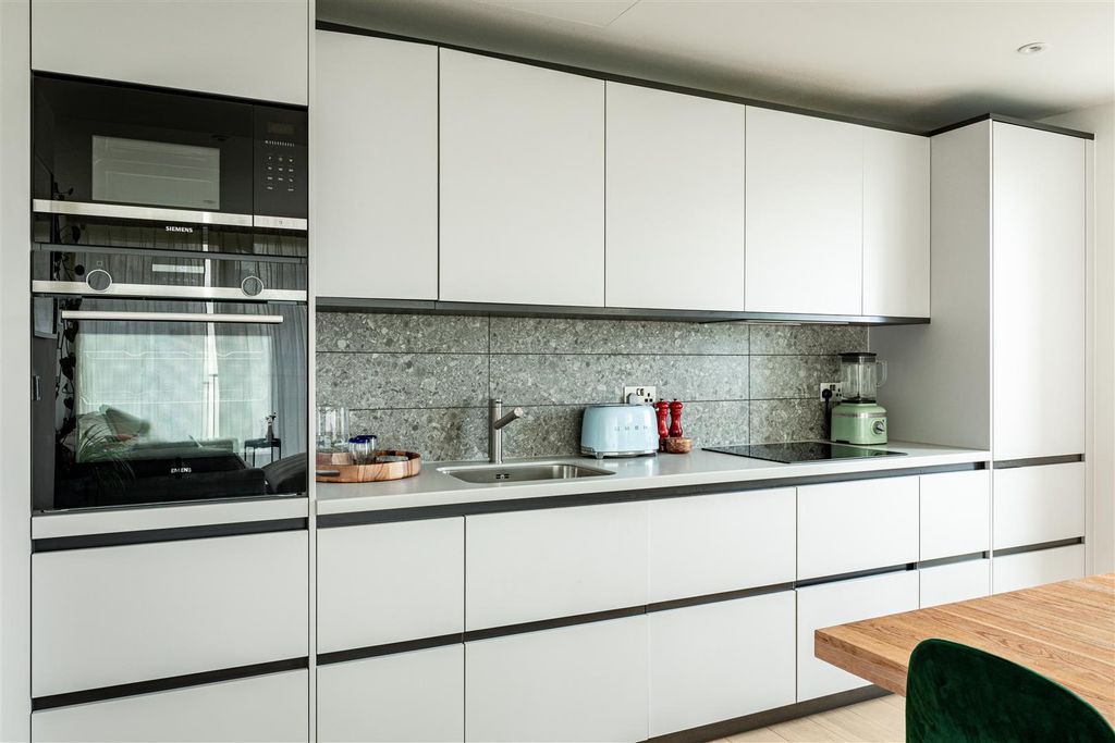 Property photo 3 of 15 Broxburn House-17.Jpg