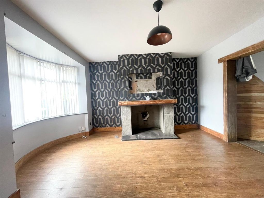 Property photo 2 of 8 E4Cbc240-21E4-4A67-B273-56Eeb0Cedfb0.Jpg