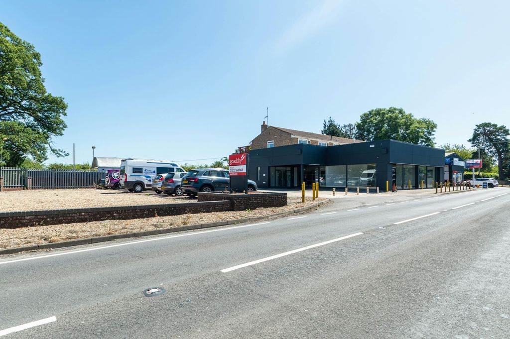 Property photo 3 of 14 18.Jpg