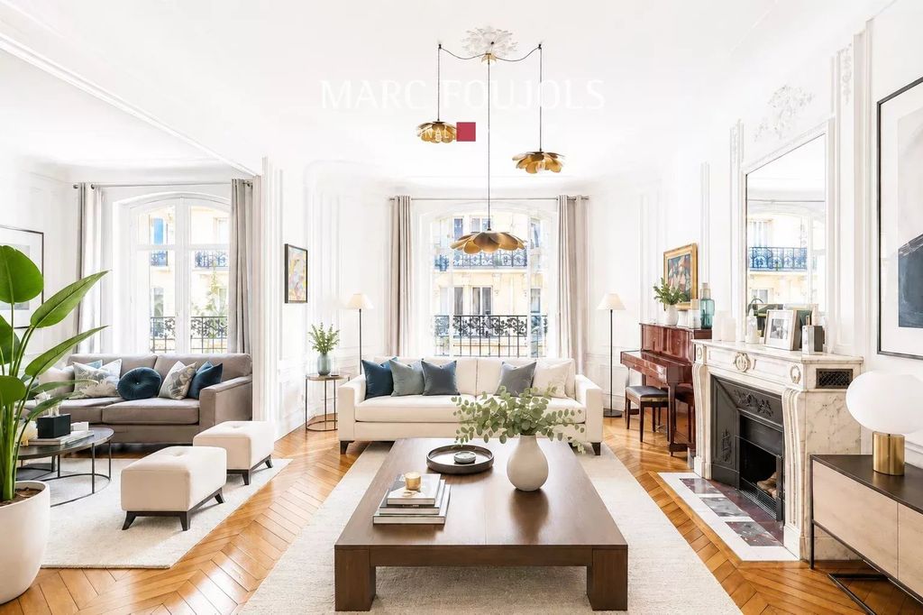 Property photo 1 of 18 Paris XVI. Trocadéro. 226m² Family And Reception Apartment.