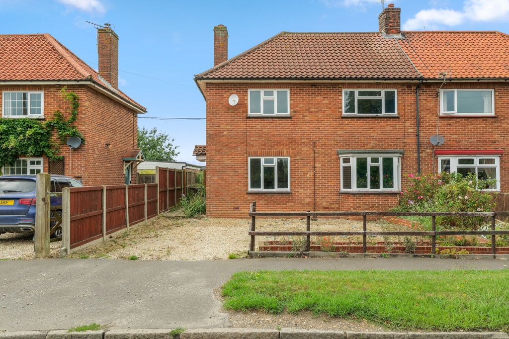 Property photo 1 of 14 12 Woodforde Close, Weston Longville, Norwich, Nr9 5Aj