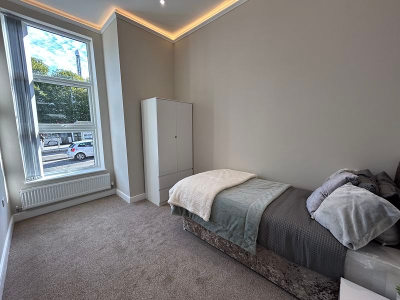 Property photo 3 of 13 Photo 9