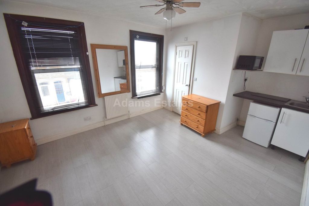 Property photo 2 of 4