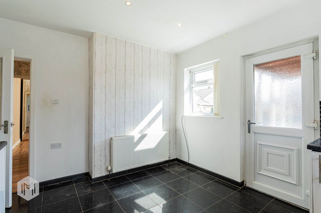 Property photo 3 of 17 Picture No. 02