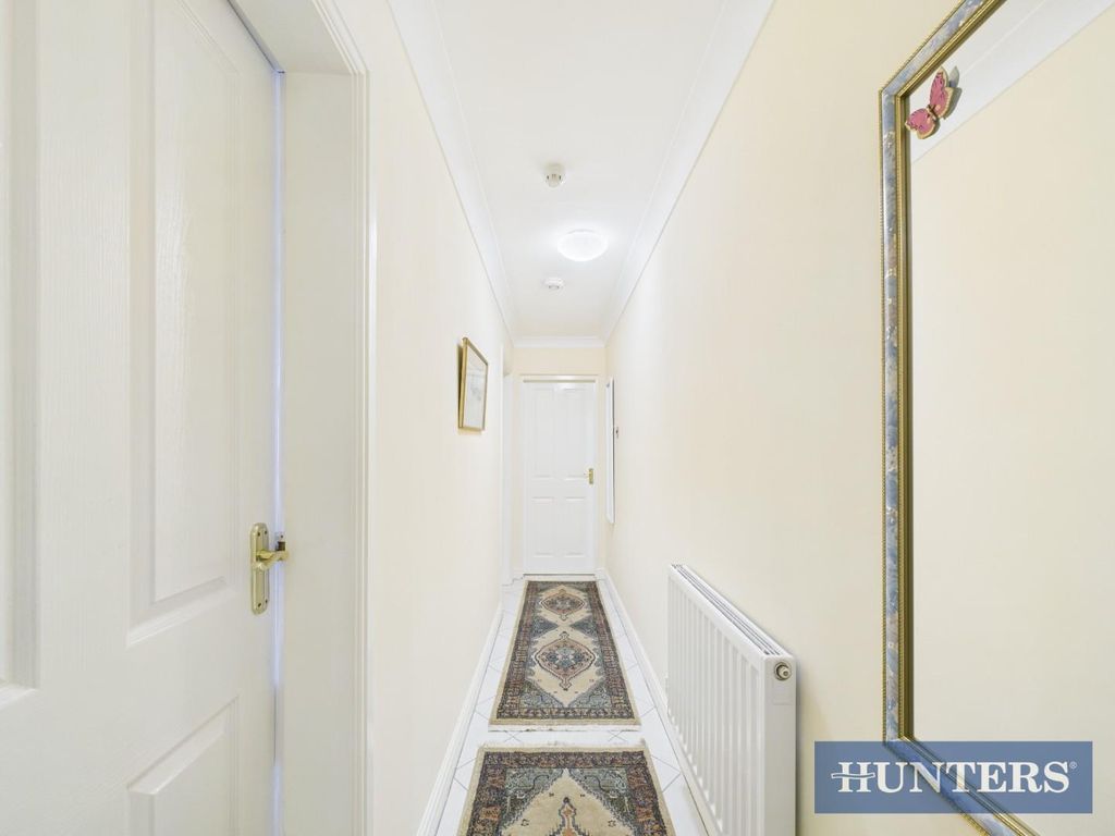 Property photo 2 of 16 Entrance Hall