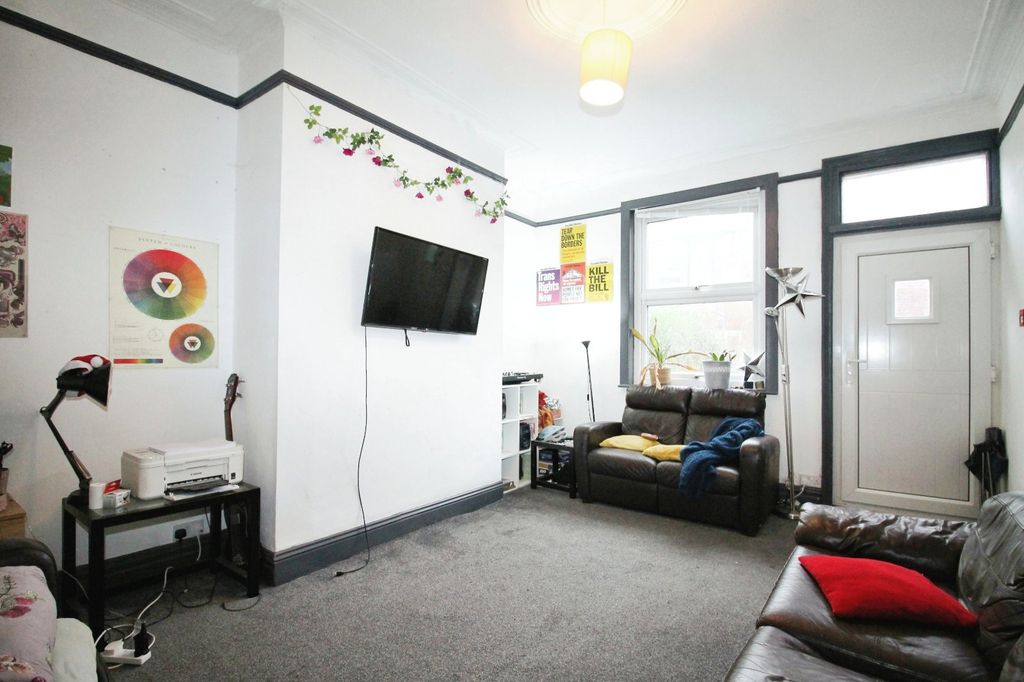 Property photo 3 of 17 Picture No. 06