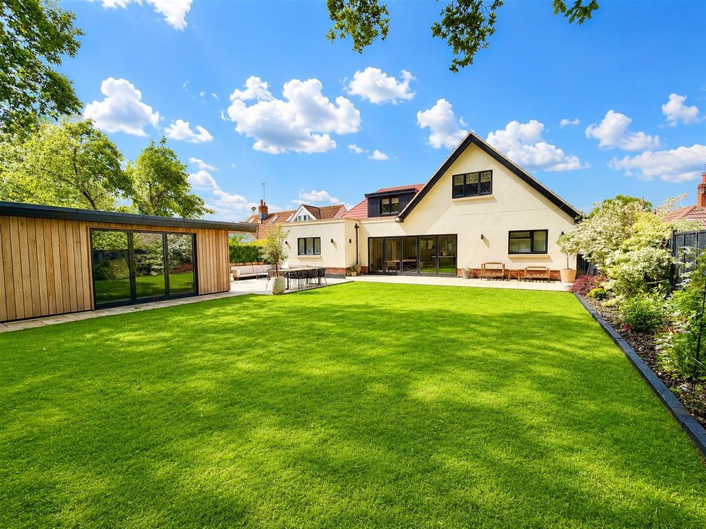 Property photo 1 of 37