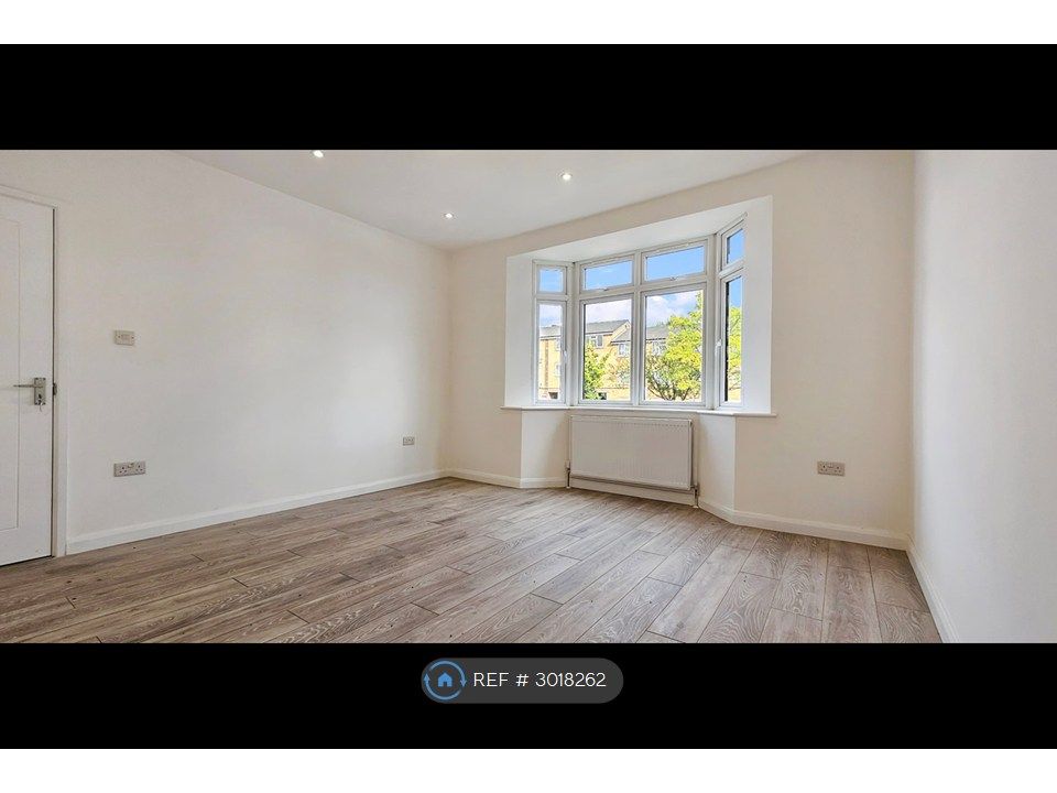 Property photo 3 of 27