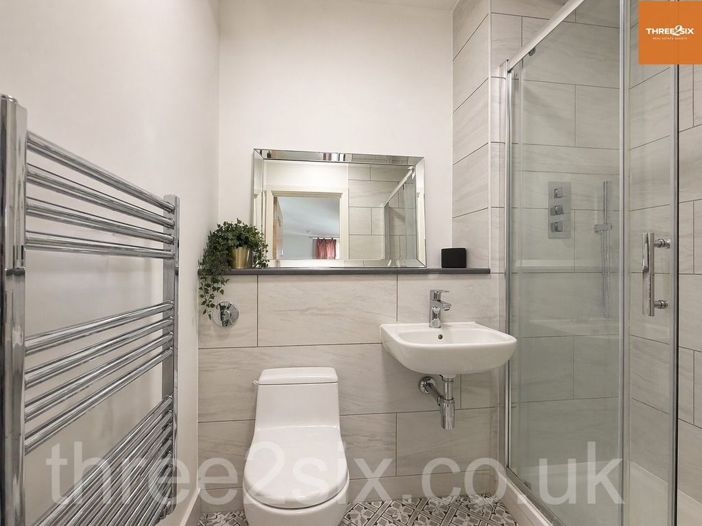 Property photo 3 of 9 Gallery