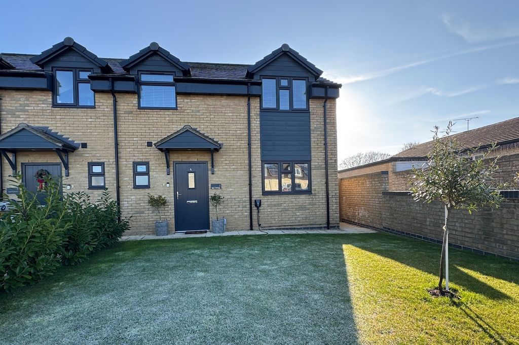 Property photo 1 of 18 Front Main