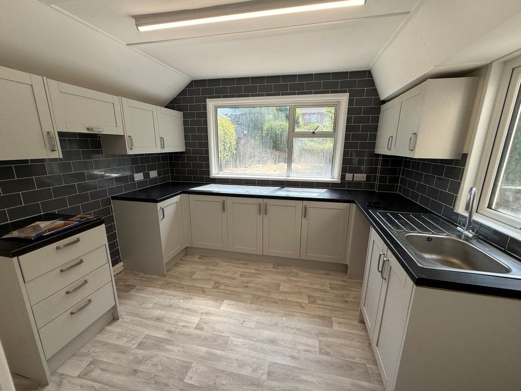 Property photo 2 of 17 Kitchen