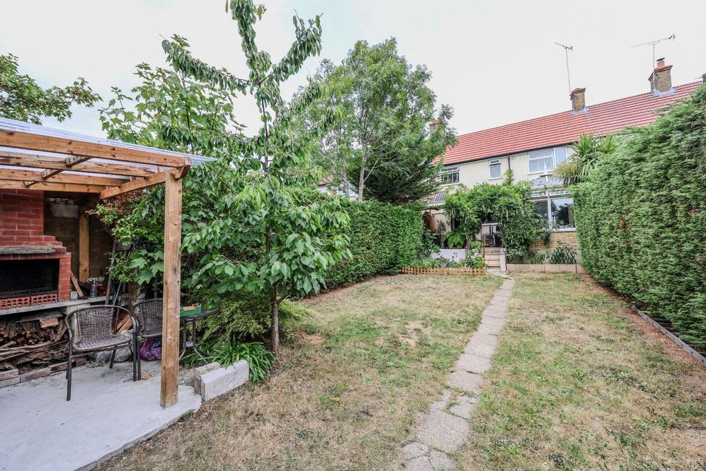 Property photo 3 of 17