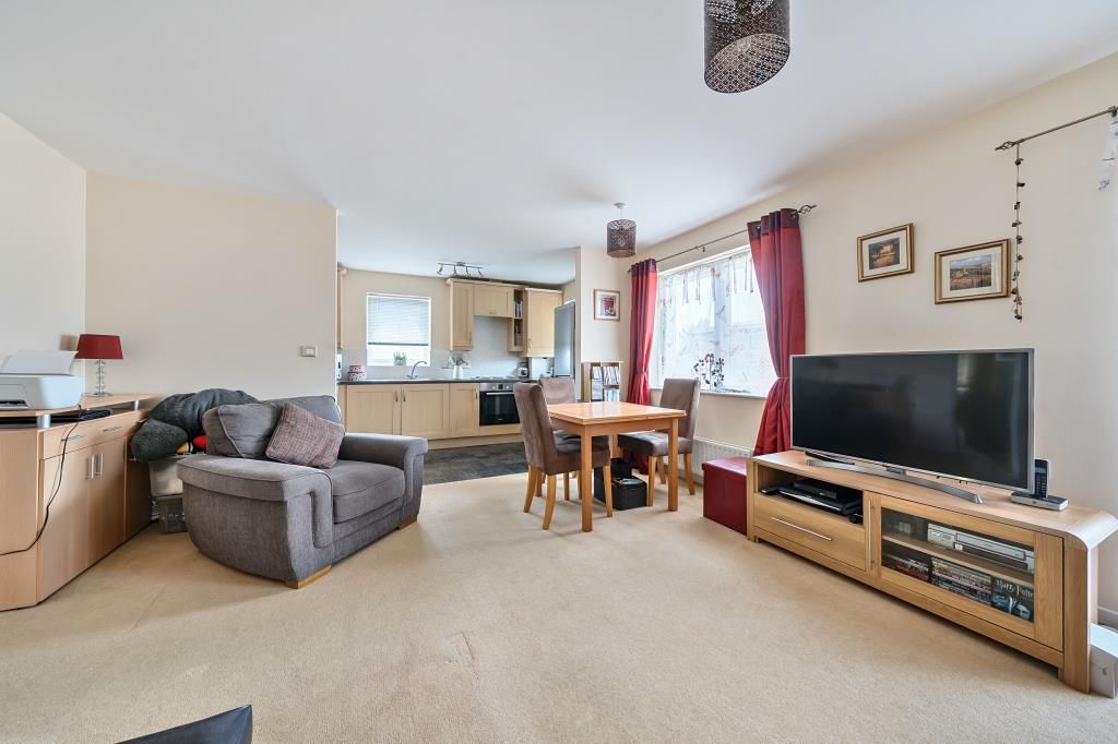 Property photo 3 of 19 Living Room