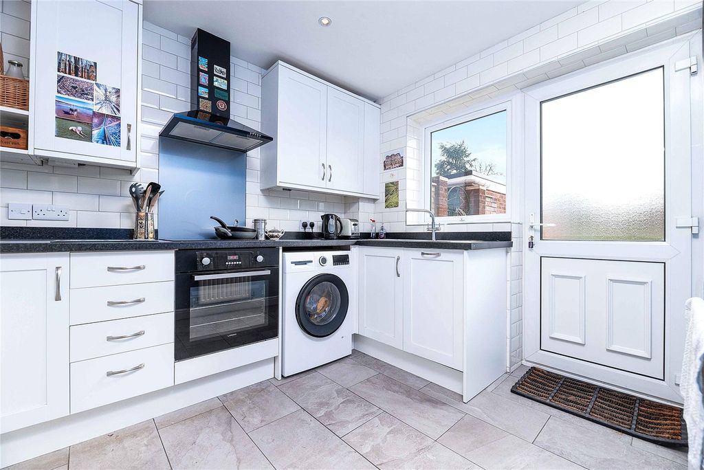 Property photo 3 of 23 Picture No. 14