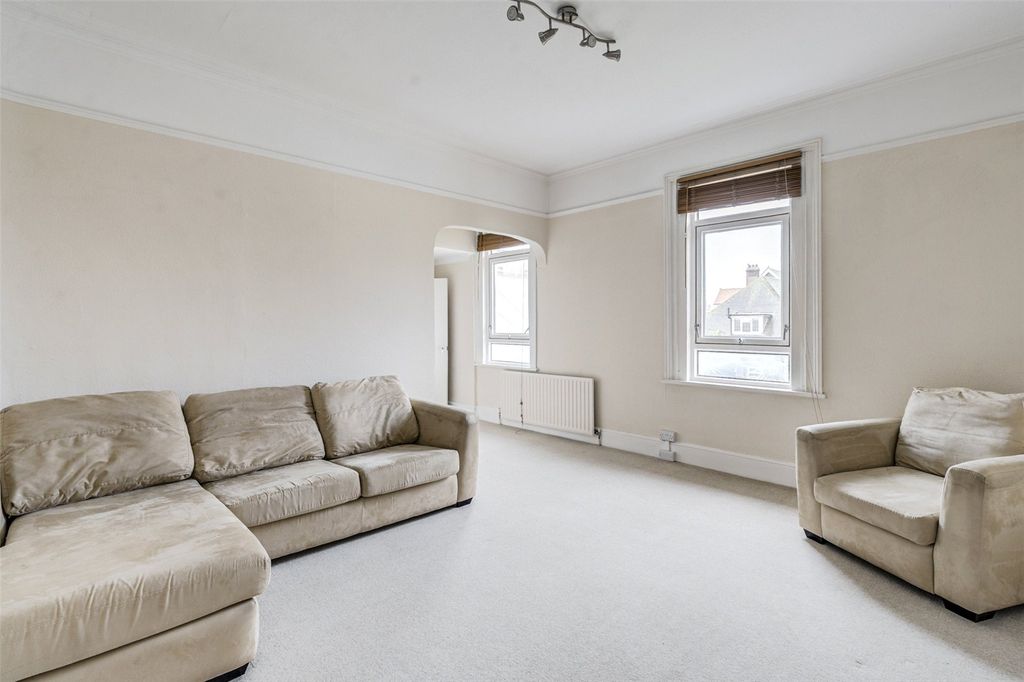 Property photo 2 of 11 Picture No. 12