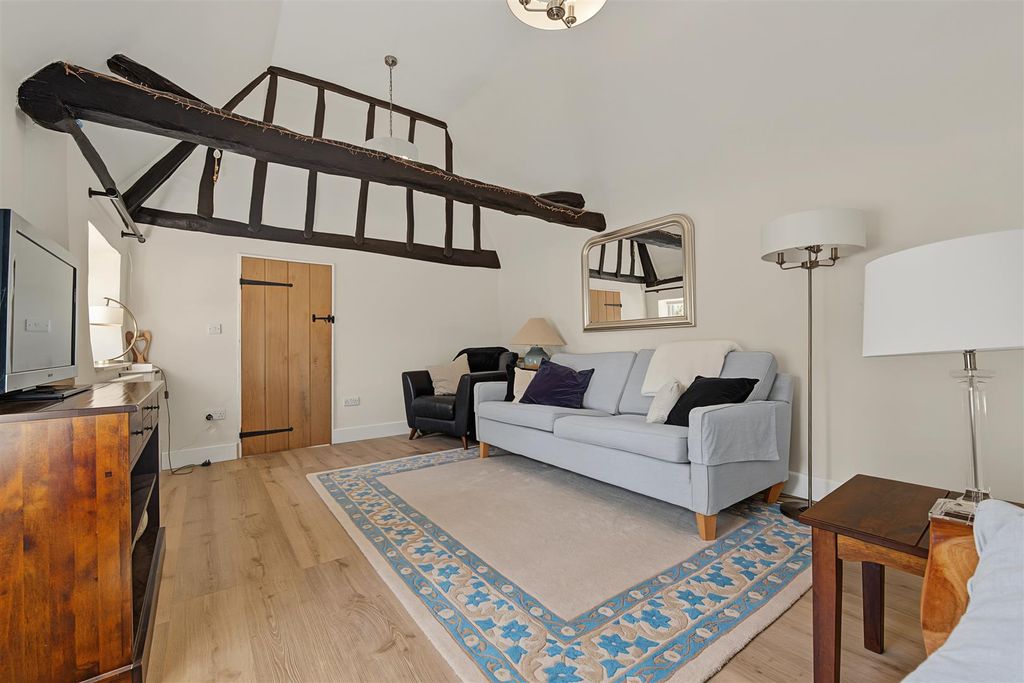 Property photo 3 of 44