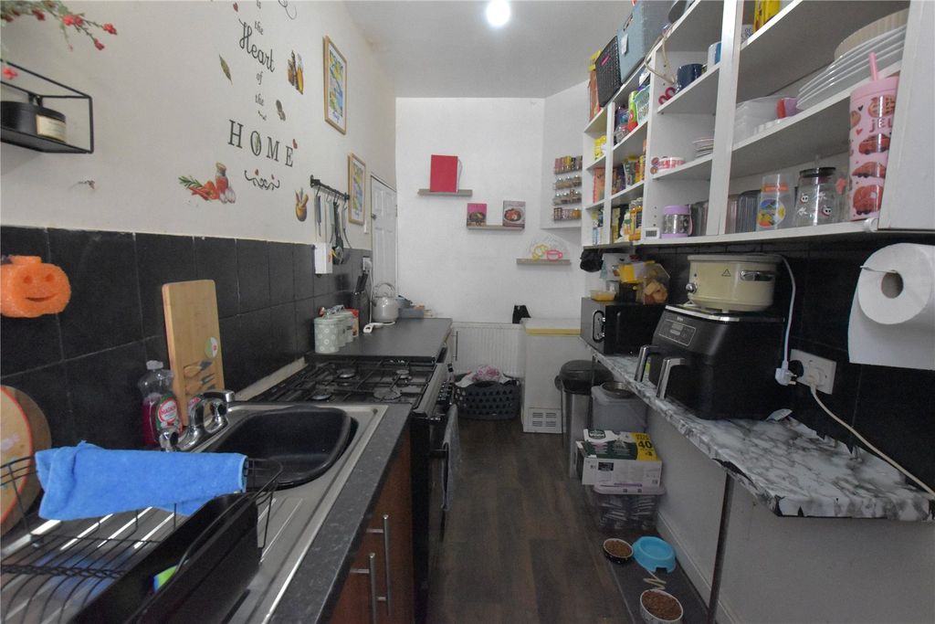 Property photo 3 of 7 Picture No. 10