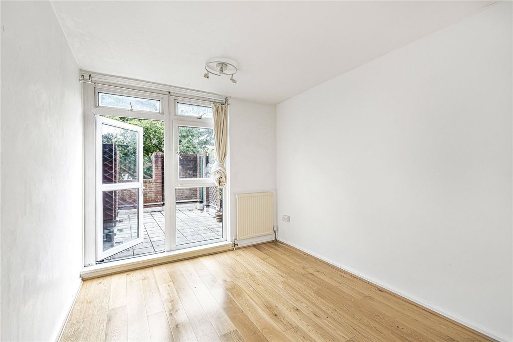 Property photo 3 of 17 Picture No. 20