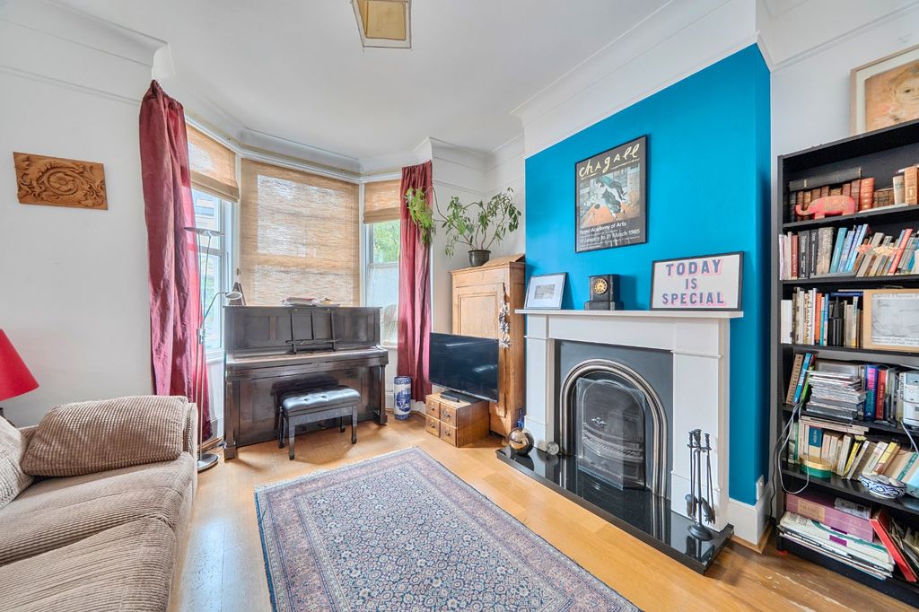 Property photo 2 of 22 Picture No. 32